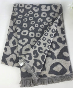 Animal shimmer scarf