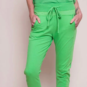 The Ultimate Jogger - Green