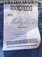 Load image into Gallery viewer, Buttoned Bootcut Melly&amp;Co Denims
